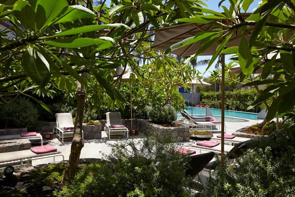 La pileta dentro o cerca de Bohemia Suites & Spa - Adults Only