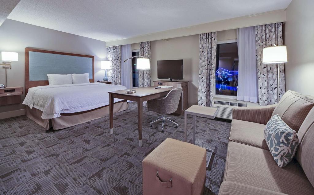 Hampton Inn Myrtle Beach Broadway at the Beach - Étude King Avec Vue Sur Le Lac - Non-Fumeurs
