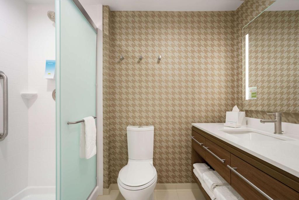 Home2 Suites By Hilton Warminster Horsham photo