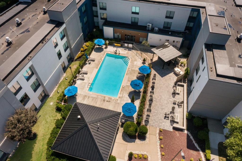 Bazén v ubytování Hampton Inn Princeton nebo v jeho okolí