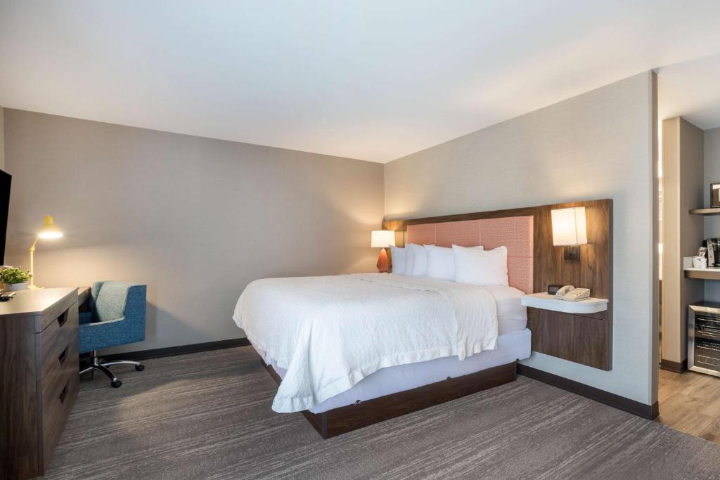Postel nebo postele na pokoji v ubytování Hampton Inn Princeton