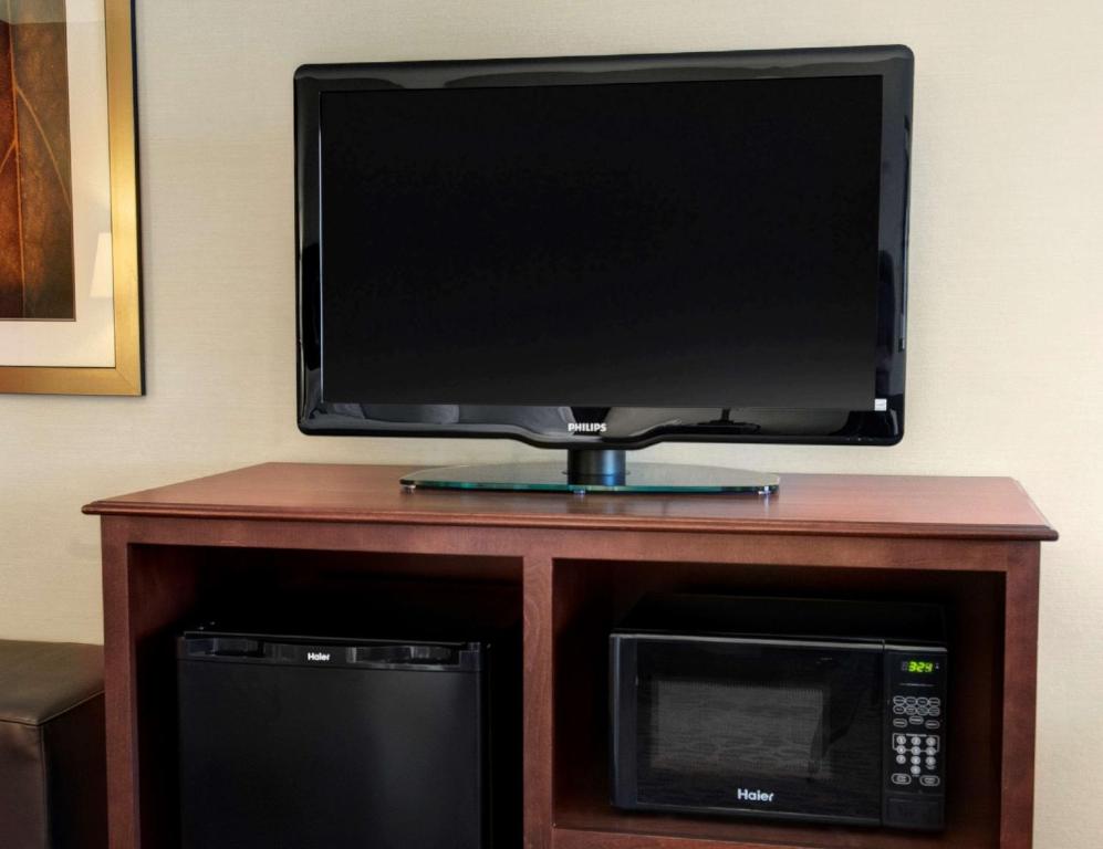 TV a/nebo společenská místnost v ubytování Hampton Inn Provo