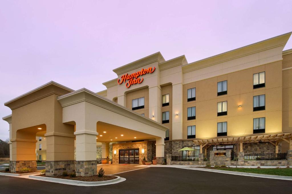 a rendering of the front of a hotel at Hampton Inn Cleveland Tennessee in Cleveland