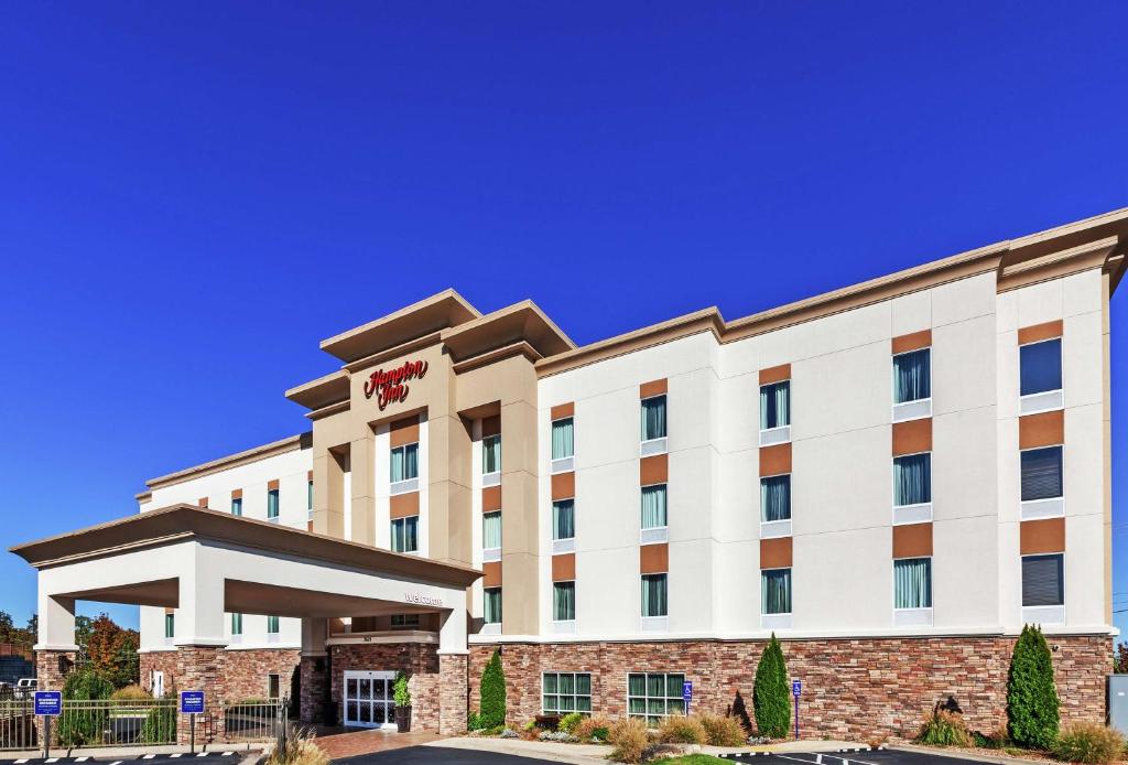 a rendering of the front of a hotel at Hampton Inn North Little Rock McCain Mall, AR in North Little Rock