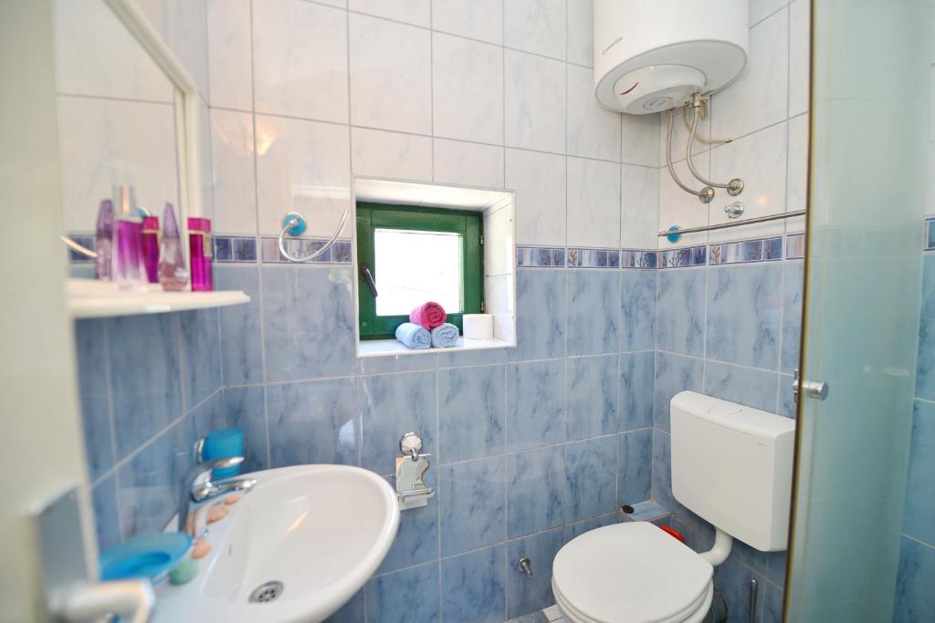 Savić Apartments tesisinde bir banyo