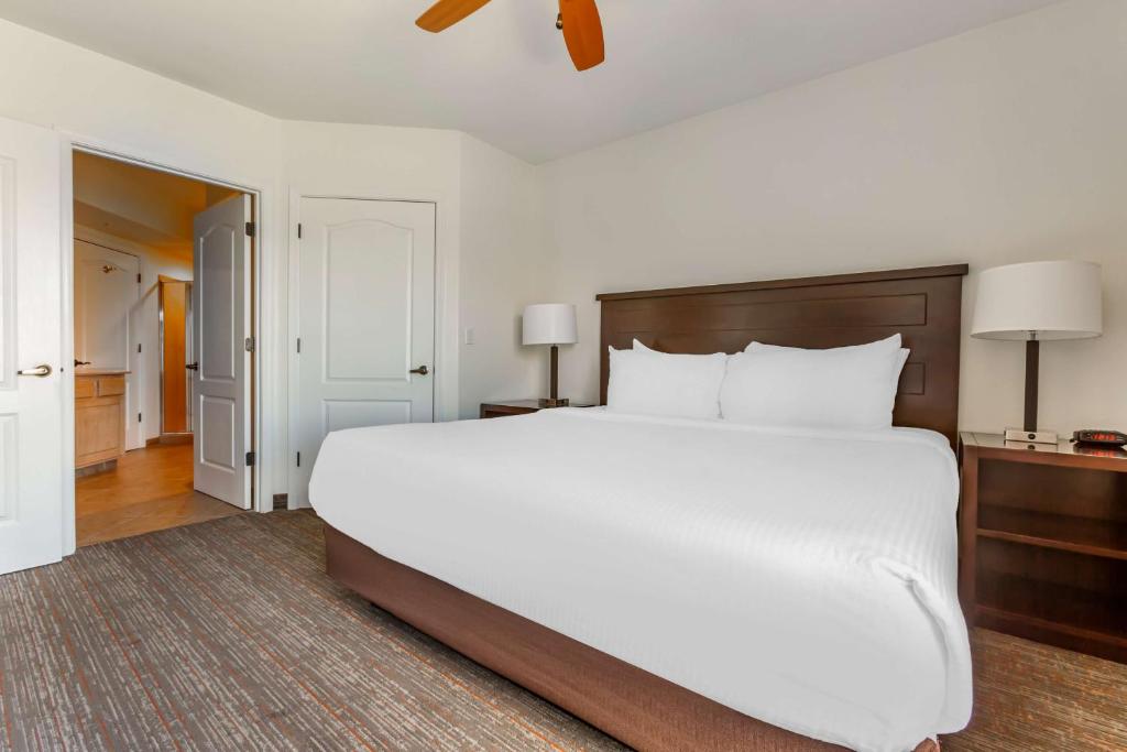 Hilton Vacation Club Sedona Summit - 1ベッドルーム1キングスイート聴覚アクセス可能な浴槽
