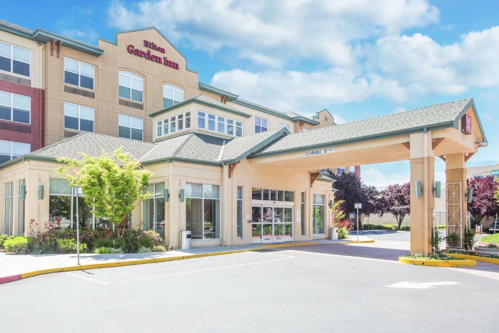 a rendering of the front of a hotel at Hilton Garden Inn Oakland/San Leandro in San Leandro