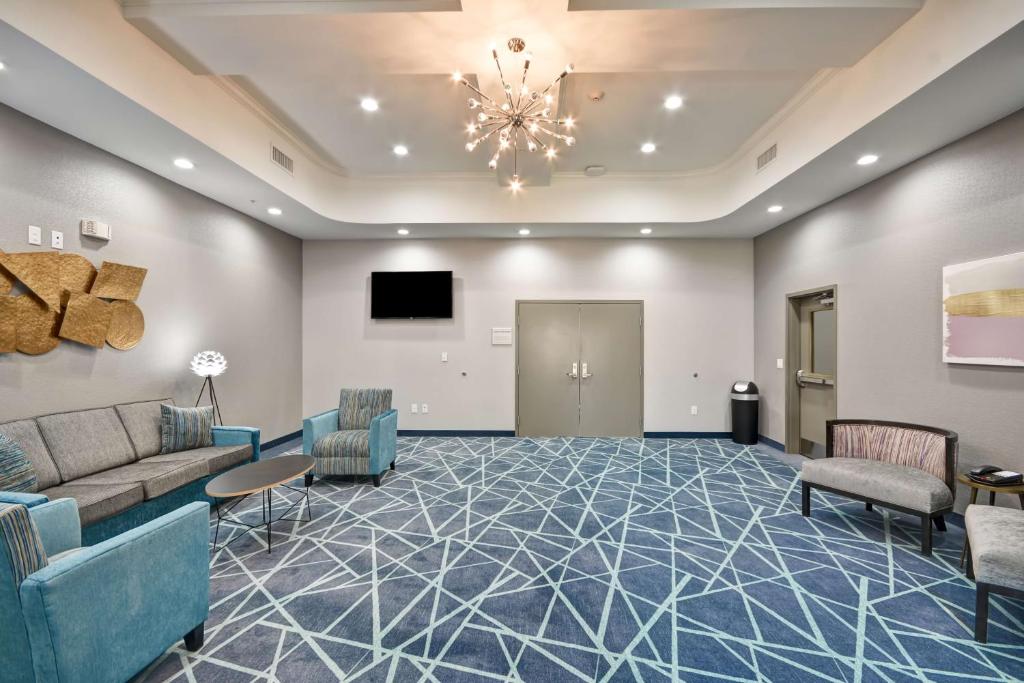 TV a/nebo společenská místnost v ubytování Hampton Inn Kyle