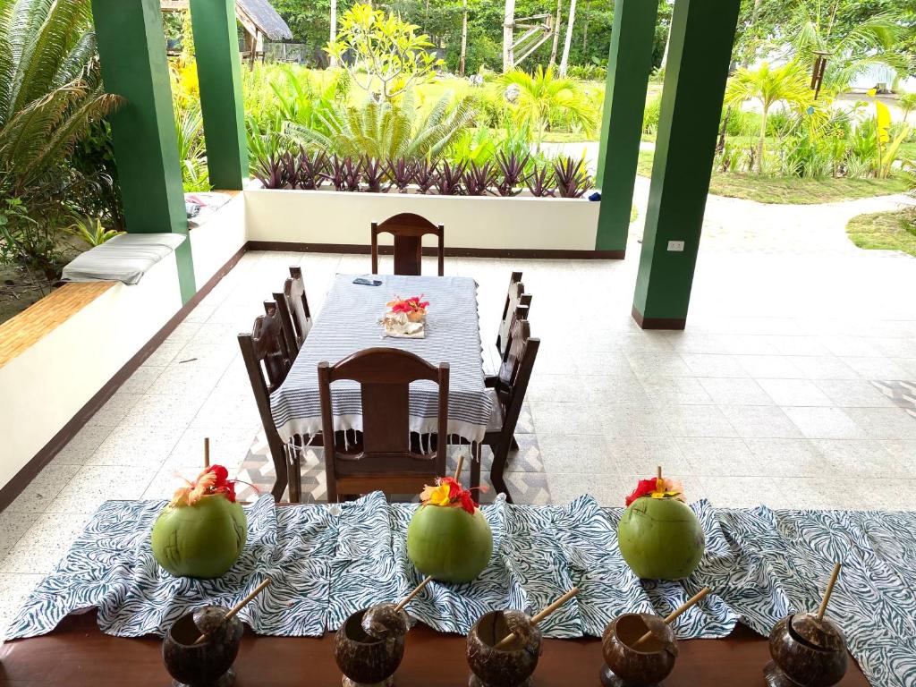 Zahrada ubytování Entire Private Beachfront Villa in Siargao