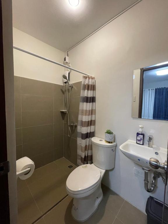 Koupelna v ubytování FLY & REST GUESTHOUSE - Mactan-Cebu International Airport