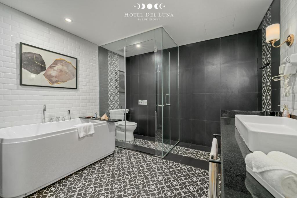 Suite Có Giường Cỡ King Và Ban Công - Tầng Cao