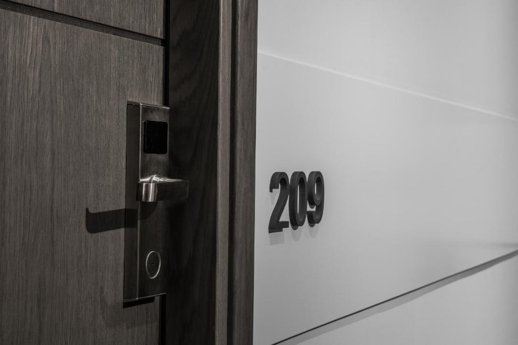 Sea View Hotel & Apartments - 9