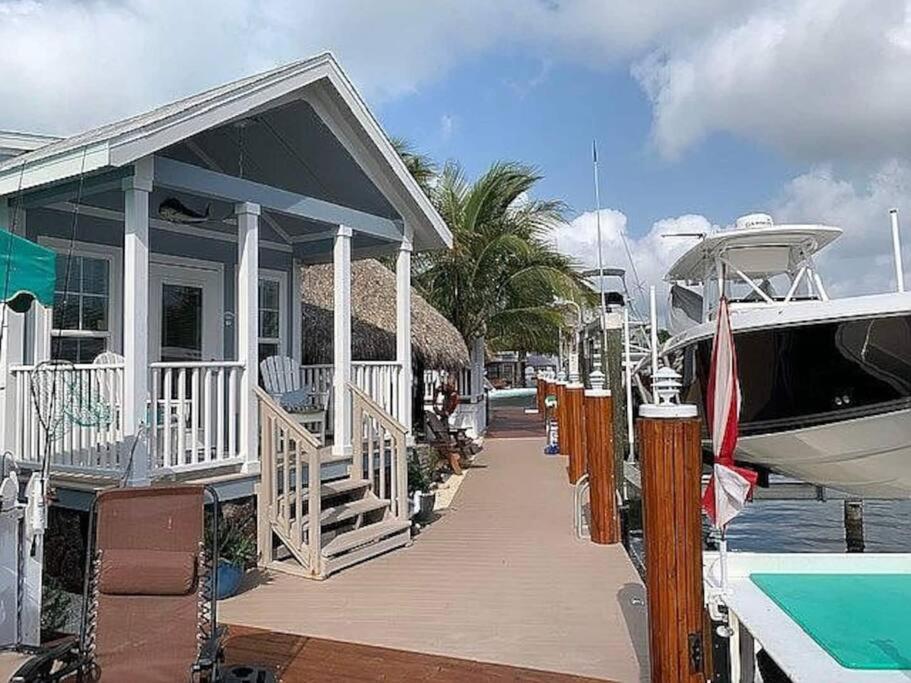 Kokomo! Tiny House with Boat Lift, Waterfront, Tiki, Jewfish (updated