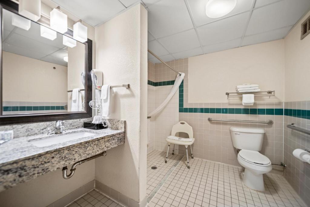 AmericInn by Wyndham Ames - King Room - Accès à La Mobilité / Non-fumeur