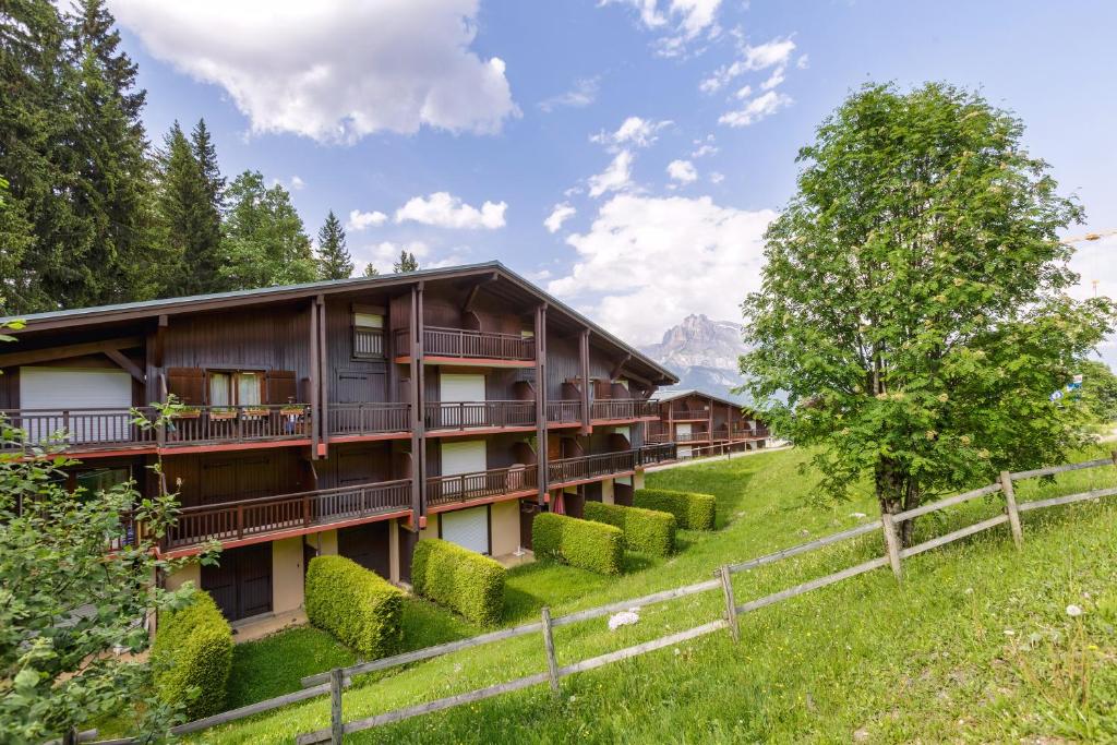Budova, v ktorej sa apartmán nachádza