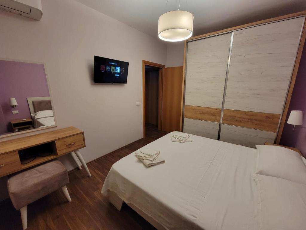 Centerbestview of Tirana - Image 7