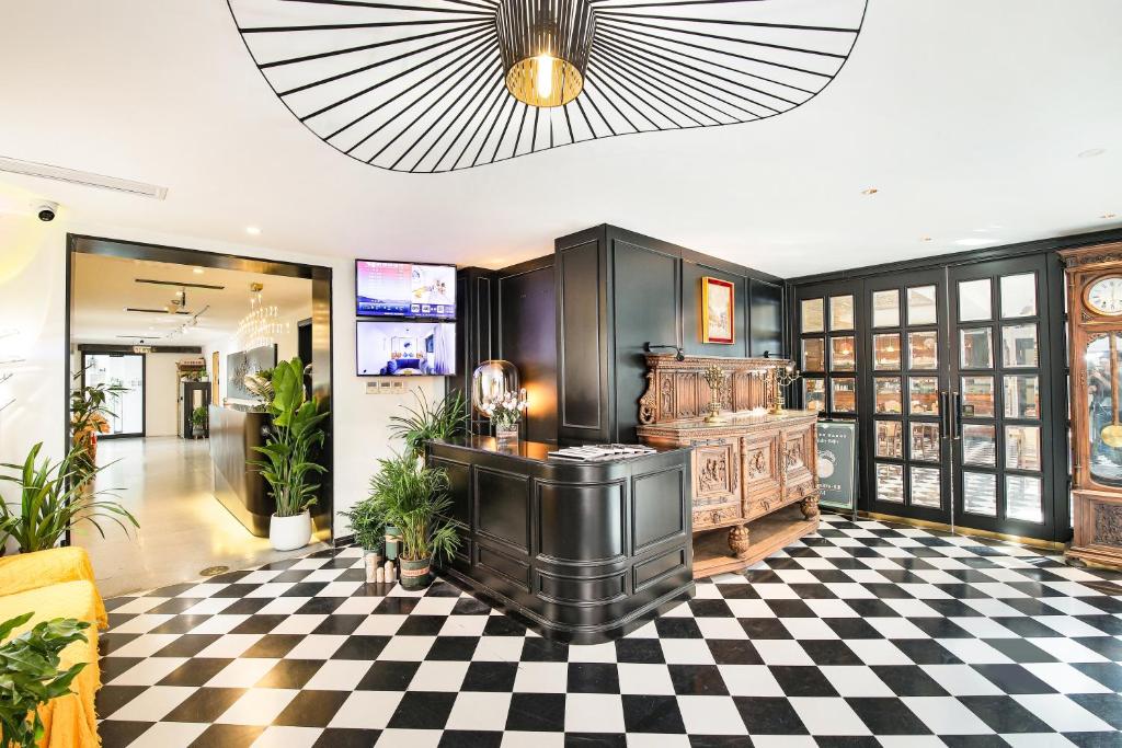 Meriden M Hotel Beijing - Sanlitun Tuanjiehu Subway Station, Beijing ...