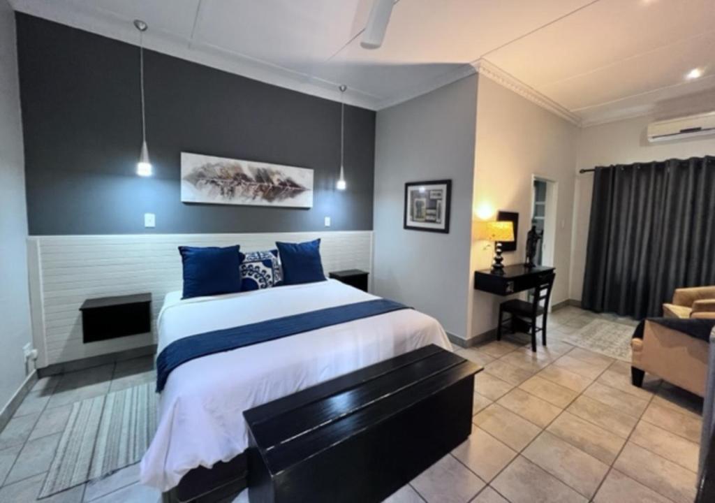 Letto o letti in una camera di Turaco Lodge - No Loadshedding