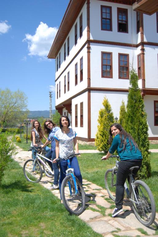 Jízda na kole v ubytování Iksir Resort Town nebo okolí