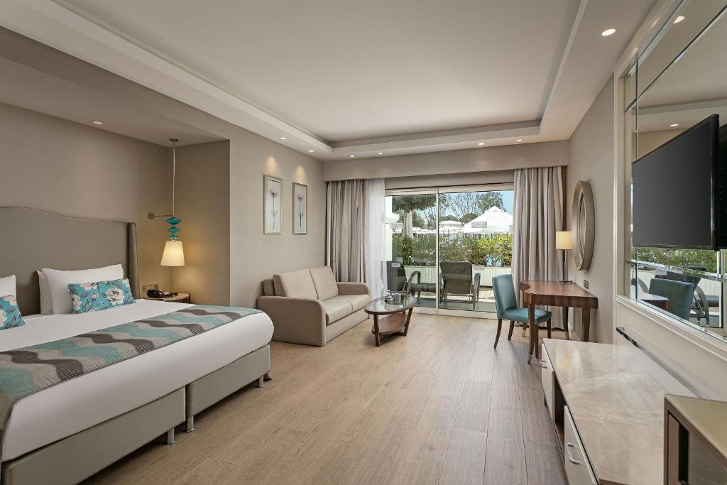 Titanic Deluxe Golf Belek - Family Pool Suite (Swim-up)