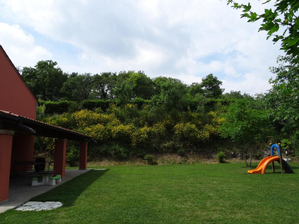 Herní místnost nebo prostor pro děti v ubytování Agriturismo Alba