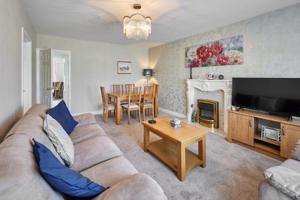 Host & Stay - White Rose - Housity