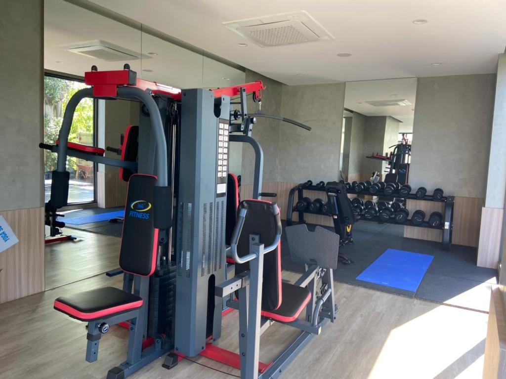 Canalis Suvarnabhumi Airport Hotelにあるフィットネスセンターまたはフィットネス設備