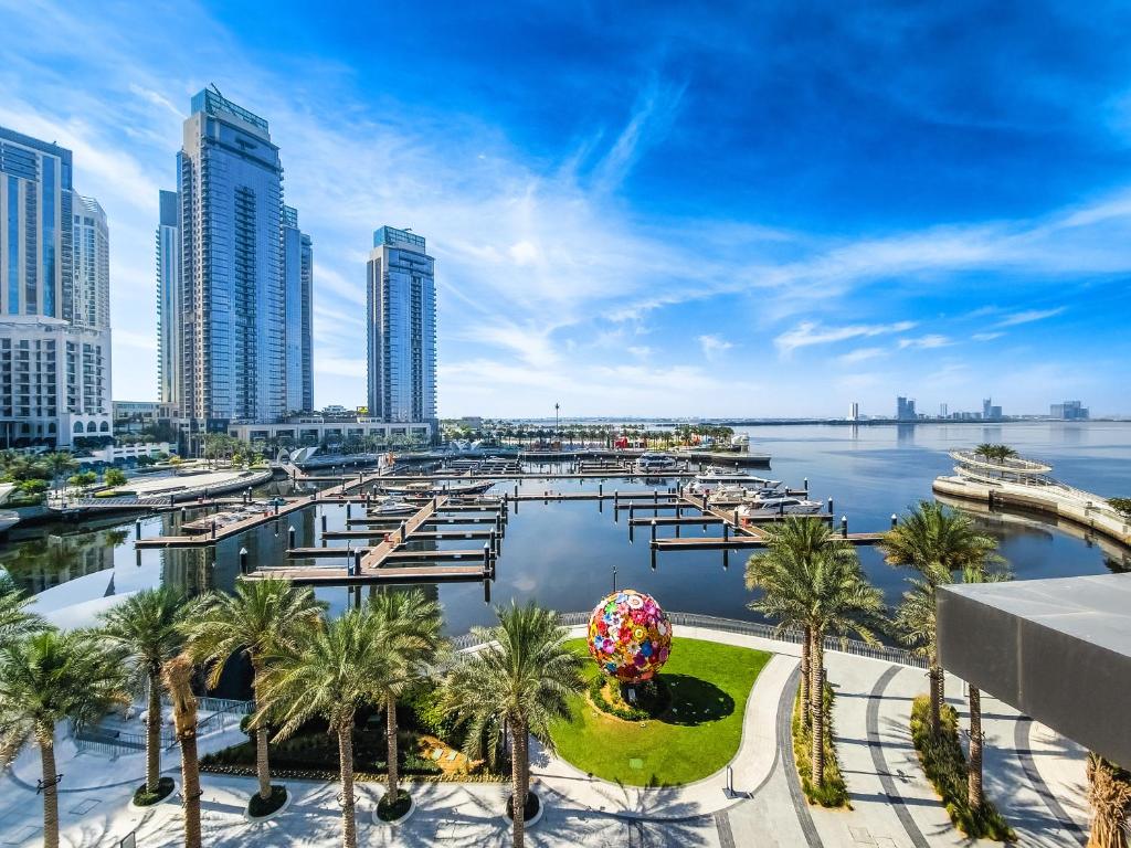 Fotografie z fotogalerie ubytování Family apartment at Dubai Creek Harbour v Dubaji