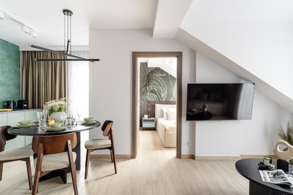 Muse by StayLab - Deluxe One-Bedroom Apartment With Balcony