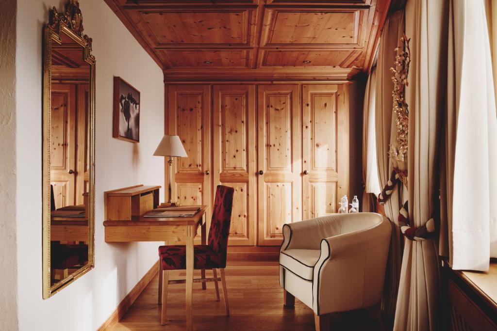 Posezení v ubytování Burg Hotel Oberlech