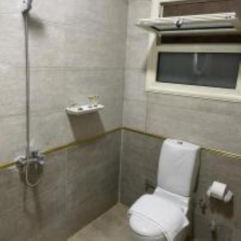 Crystal pyramid inn - 18