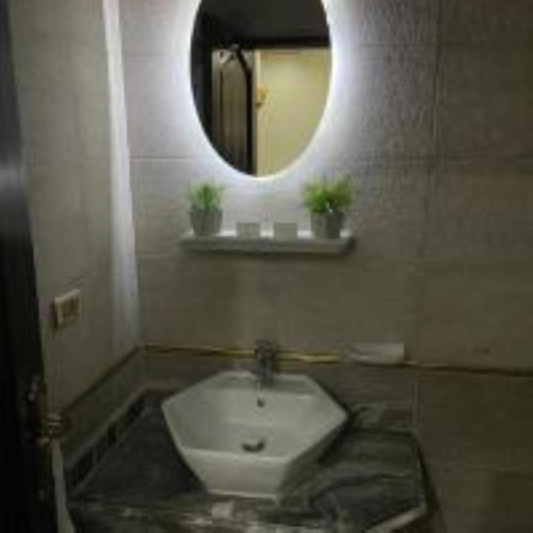 Crystal pyramid inn - 19