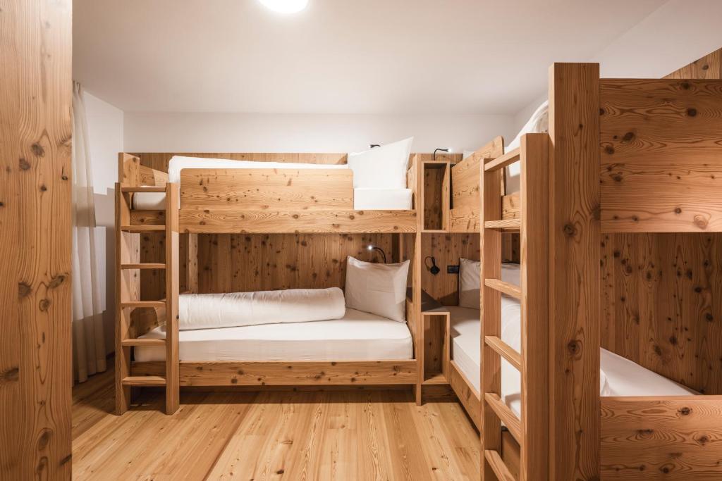 Hotel Lener - Apartment With Mountain View