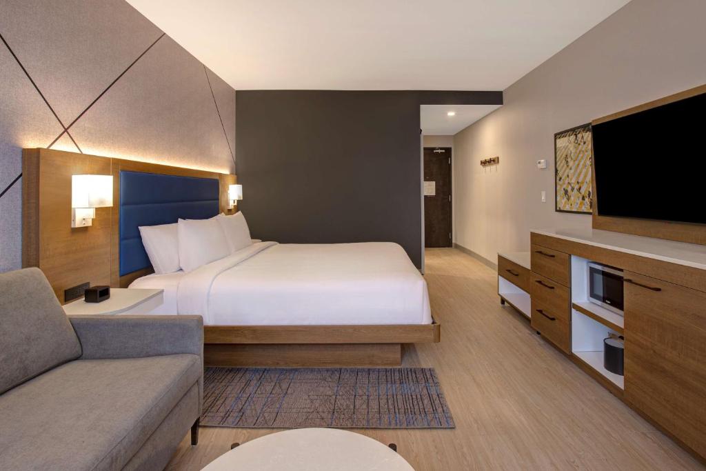 Postel nebo postele na pokoji v ubytování Hampton Inn Montreal Downtown, Qc