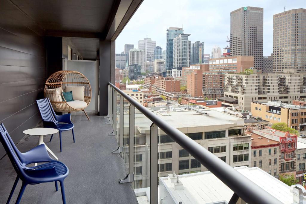 
Queen Room with Two Queen Beds and City View - Non-Smoking
