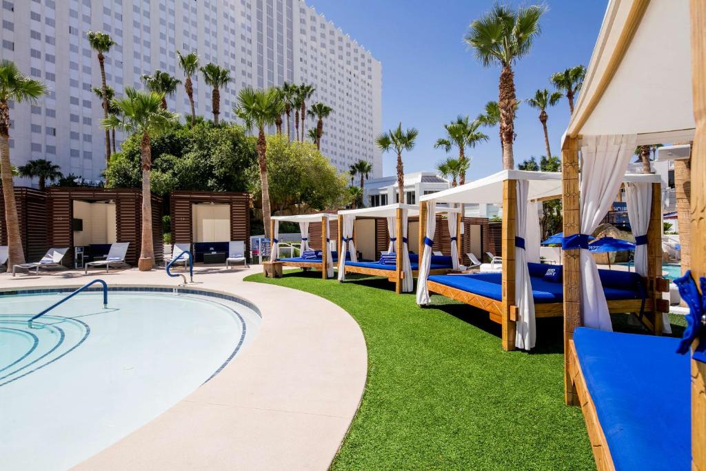 Tropicana Las Vegas a DoubleTree by Hilton Resort & Casino - Free Parking, Las  Vegas – Updated 2023 Prices
