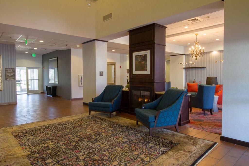 Posezení v ubytování Hampton Inn & Suites Huntsville Hampton Cove