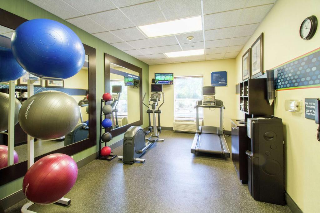 Fitness centrum a/nebo fitness zařízení v ubytování Hampton Inn & Suites Huntsville Hampton Cove