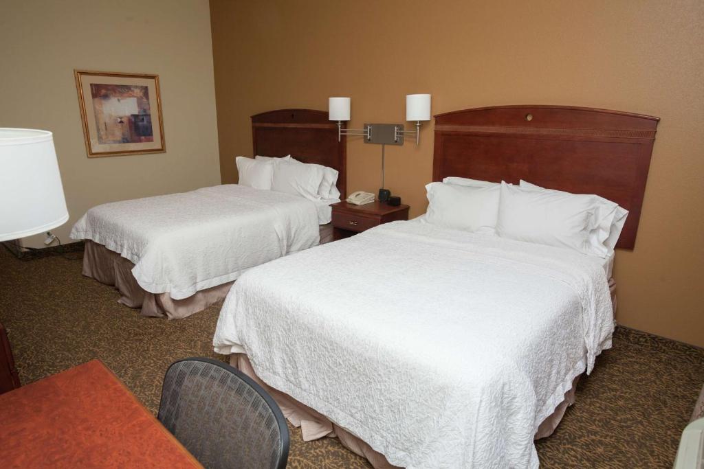 Postel nebo postele na pokoji v ubytování Hampton Inn Oneonta