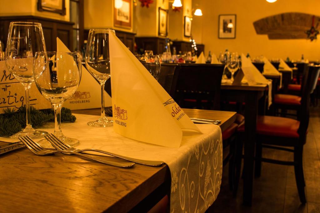 Nápoje v ubytování Hotel Goldener Falke