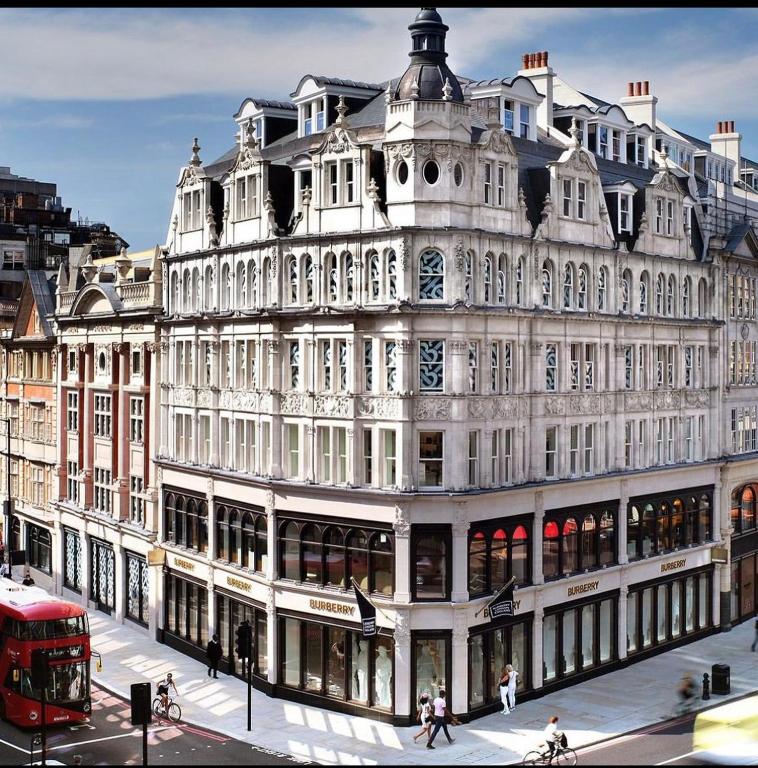 Luxury Knightsbridge apartment outside Harrods - Deluxe Apartment