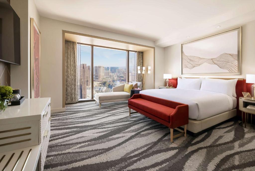 Postel nebo postele na pokoji v ubytování Conrad Las Vegas At Resorts World