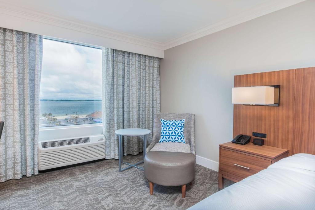 Hilton Pensacola Beach - Queen Room With Two Queen Beds