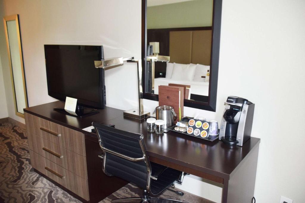 DoubleTree by Hilton Montgomery Downtown - Doppelzimmer Mit Zwei Doppelbetten