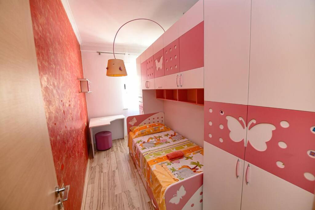 ARSI FLAT -Spacious & Stylish condo-city center - Imazhi 7