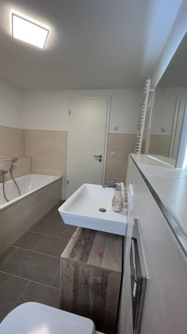 Fotografie z fotogalerie ubytování Modernes Apartment v destinaci Rangsdorf