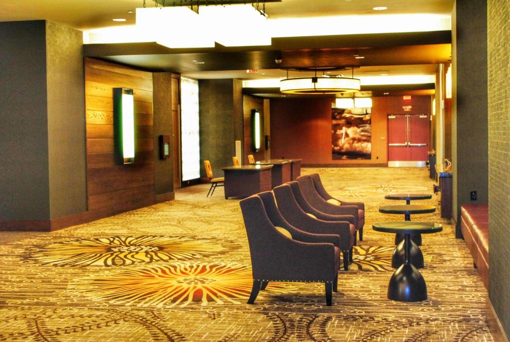 Posezení v ubytování DoubleTree by Hilton Hotel Reading