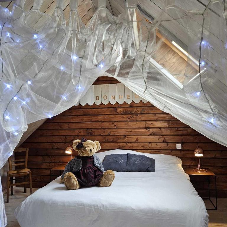 Au Refuge Des 3 Ours - Chambres d'hôtes et cabanes - Home- La Maison Perla