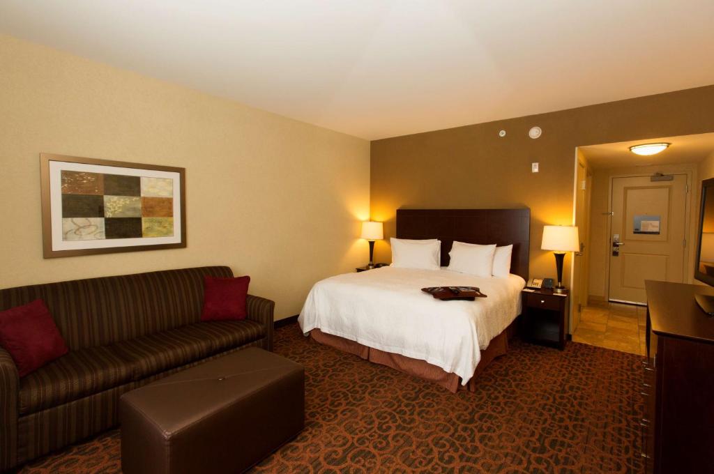 Hampton Inn Marquette-Waterfront - Room King Con Sofá Cama Y Vista Al Lago