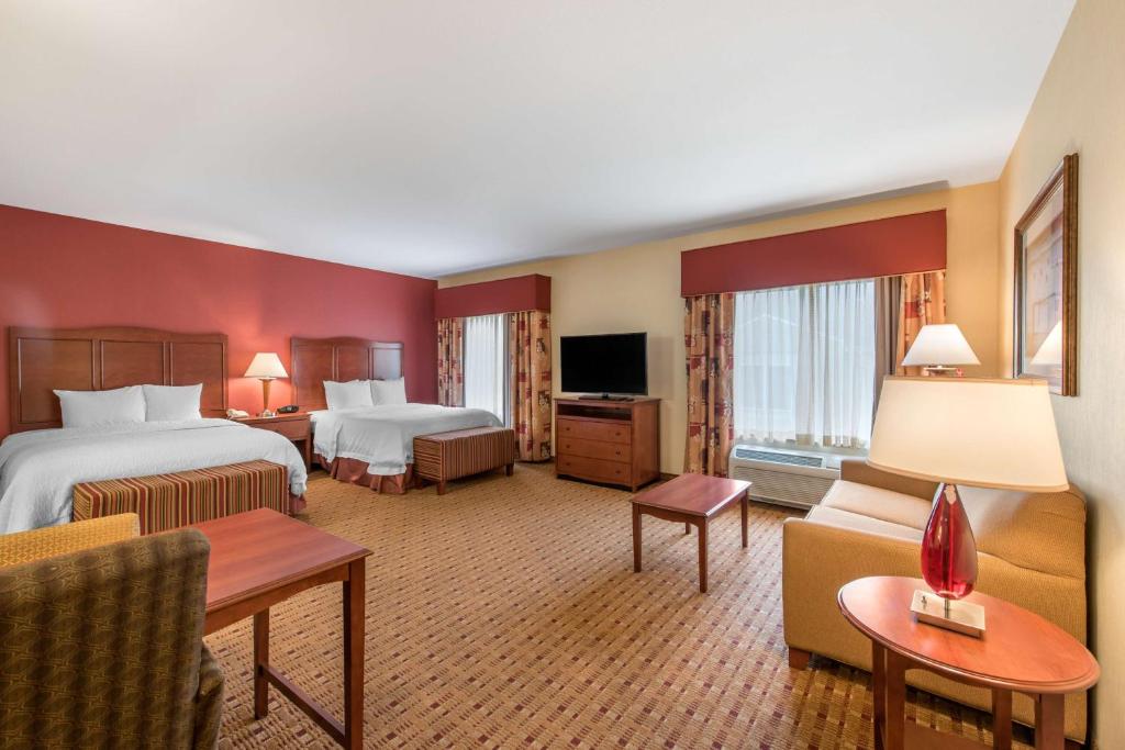 Hampton Inn & Suites Arcata - Executive Queen Kamer Met 2 Queensize Bedden